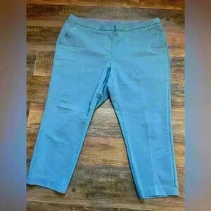 Amanda and Chelsea (Nordstrom brand) cropped ruffled pocket pants- Plus size 18w